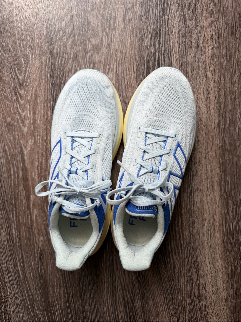 New Balance 1080 v13 - Picture 2 of 3